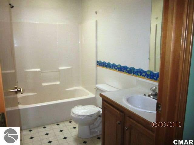 8040 Holland Lake Road Carson City, MI 48811 - Photo 12 of 16 1769994-11.JPG
