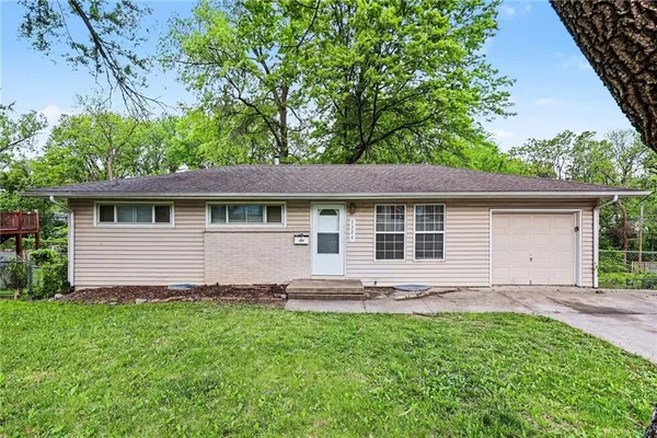 $219,900 | 5324 Hunter Street, Raytown, MO 64133