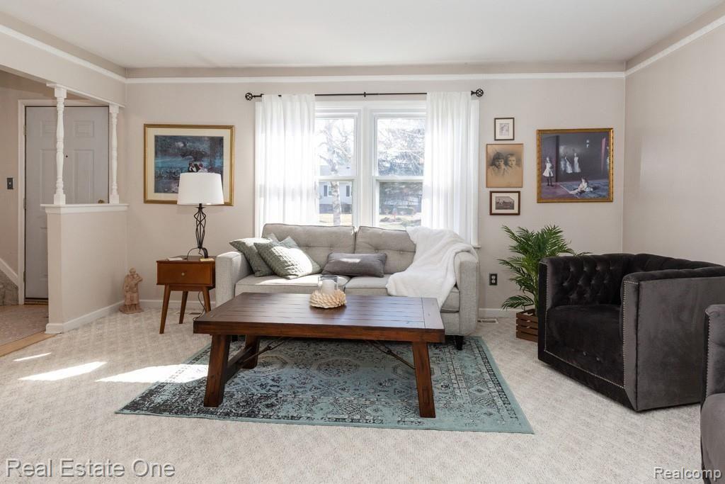 1972 Roxbury Run Wixom, MI 48393 - Photo 2 of 31 Living Room 2.jpg