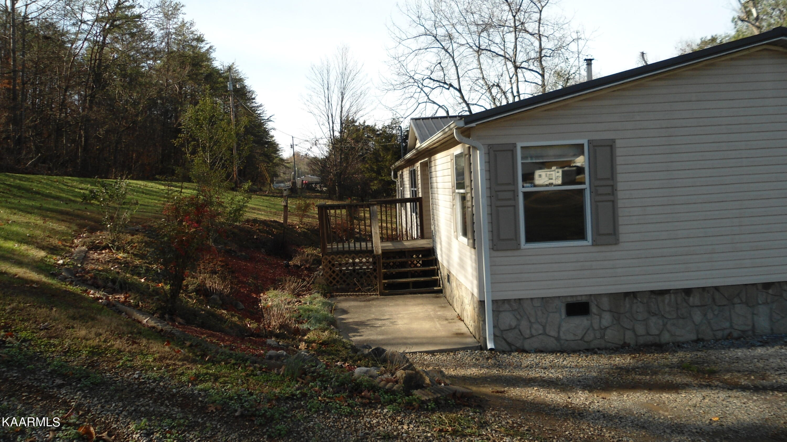 1265 Harbin Road Dandridge, TN 37725 - Photo 3 of 31 DSC00580