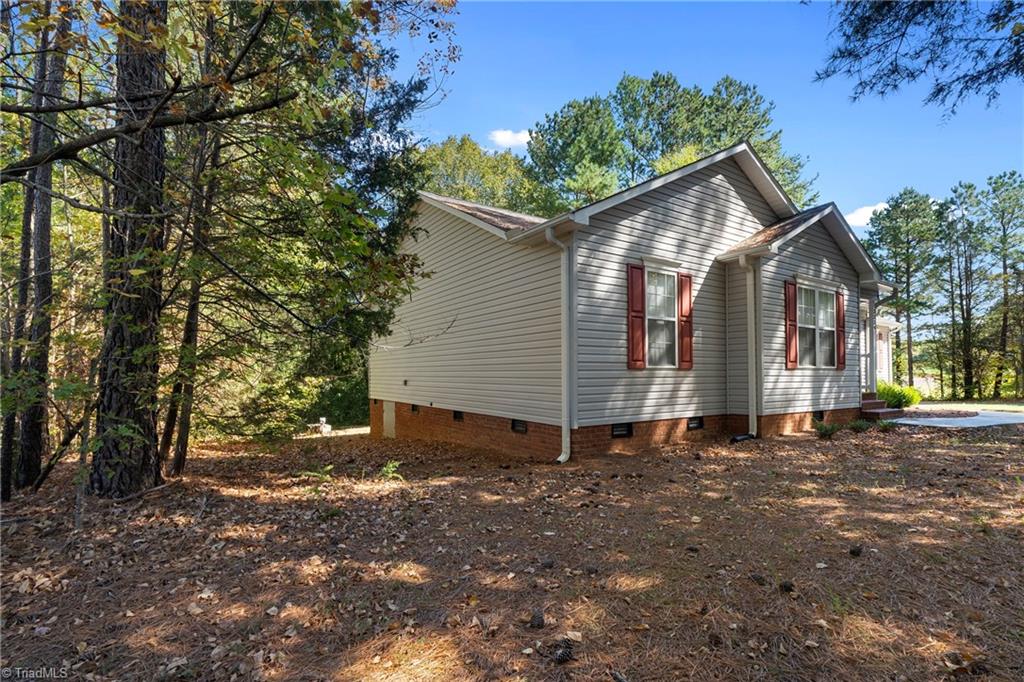 3339 Kennedy Road Thomasville, NC 27360 - Photo 3 of 28 Gallery Image 3