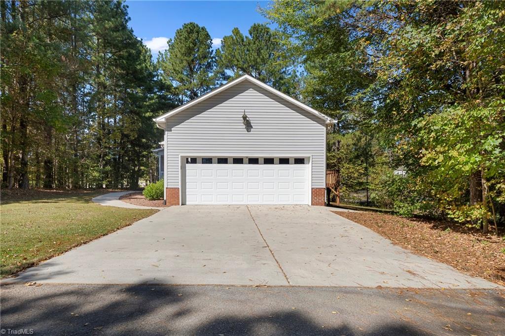 3339 Kennedy Road Thomasville, NC 27360 - Photo 4 of 28 Gallery Image 4
