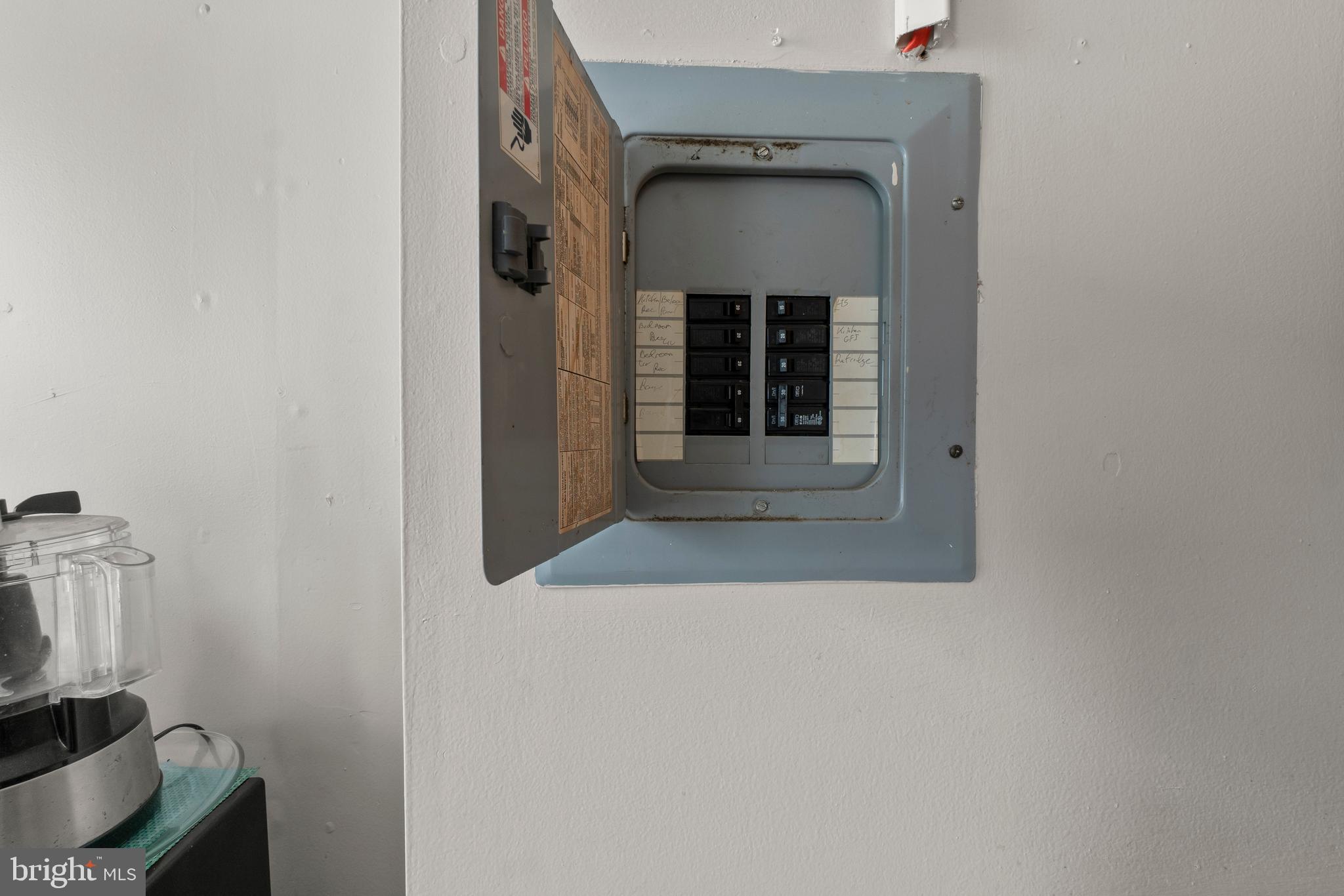 28 East 25th Street Baltimore, MD 21218 - Photo 35 of 41