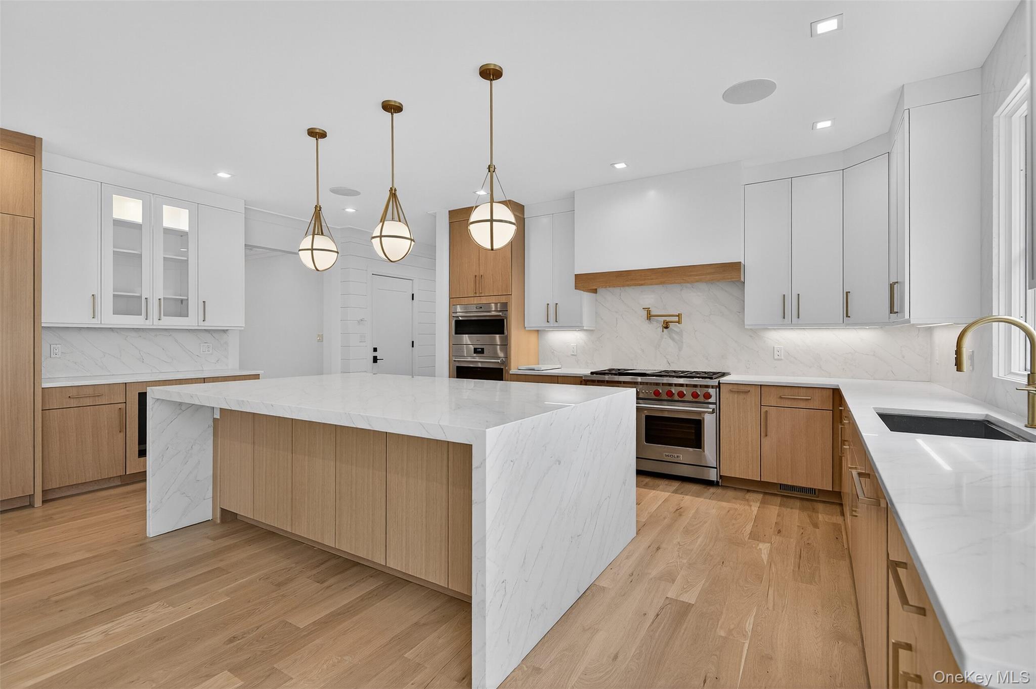 32 Pine Road Syosset, NY 11791 - Photo 10 of 35