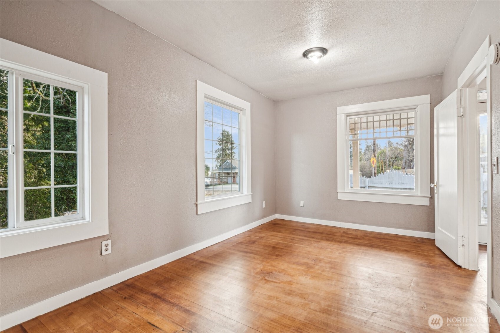 2956 Banner Road Southeast Port Orchard, WA 98366 - Photo 10 of 32 Gallery Image 10