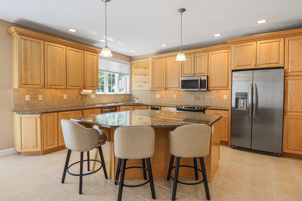 17 Dudley Road Mendon, MA 01756 - Photo 11 of 39