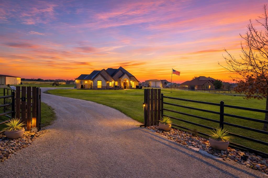 4410 Huling Road Sanger, TX 76266 - Photo 3 of 40