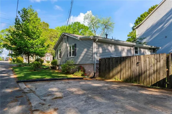 $1,750 | 2208 Forrest Place Northwest, Atlanta, GA 30318