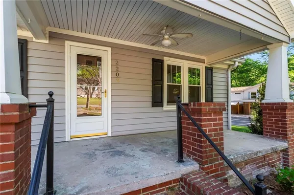 $1,750 | 2208 Forrest Place Northwest, Atlanta, GA 30318