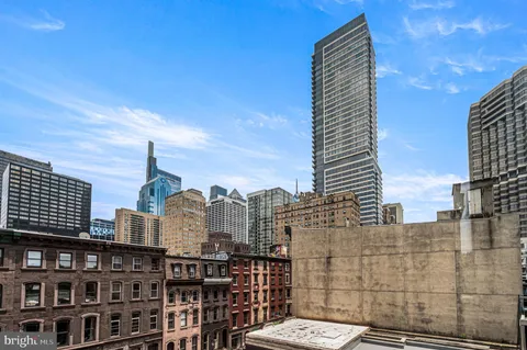 $560,000 | 2018 Walnut Street, Unit 5B, Philadelphia, PA 19103