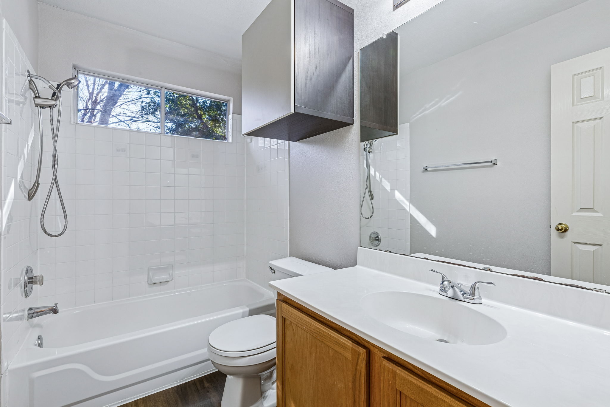 1608 Melibee Trail Austin, TX 78748 - Photo 24 of 29 a bathroom with a sink a toilet and a bathtub