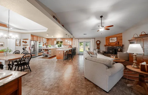 $569,000 | 22052 Melrose Court, Madera, CA 93638
