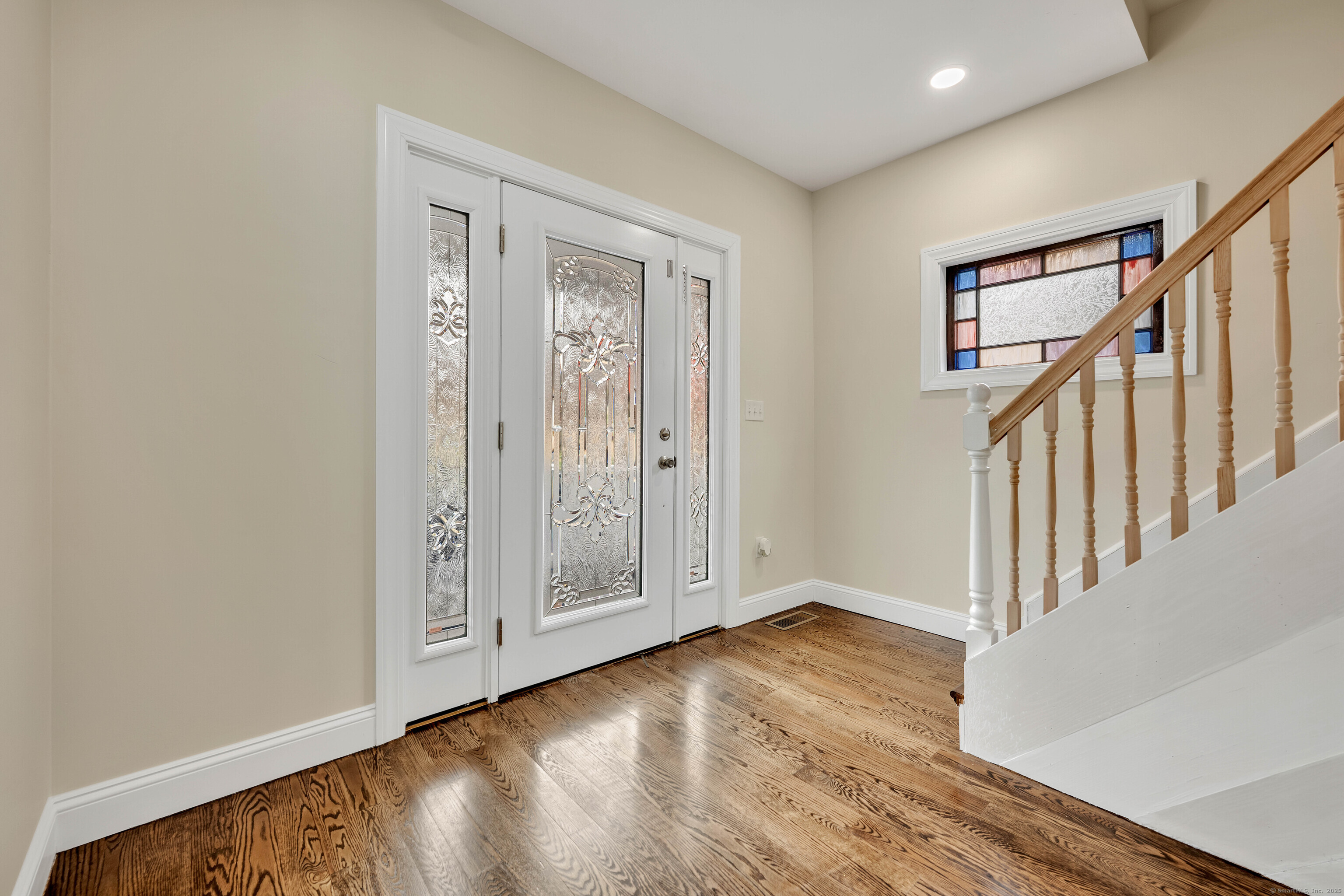 550 New Hanover Avenue Meriden, CT 06451 - Photo 11 of 34 a view of an entryway with wooden floor