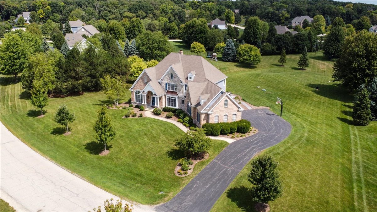 28413 West Harvest Glen Circle Cary, IL 60013 - Photo 5 of 58