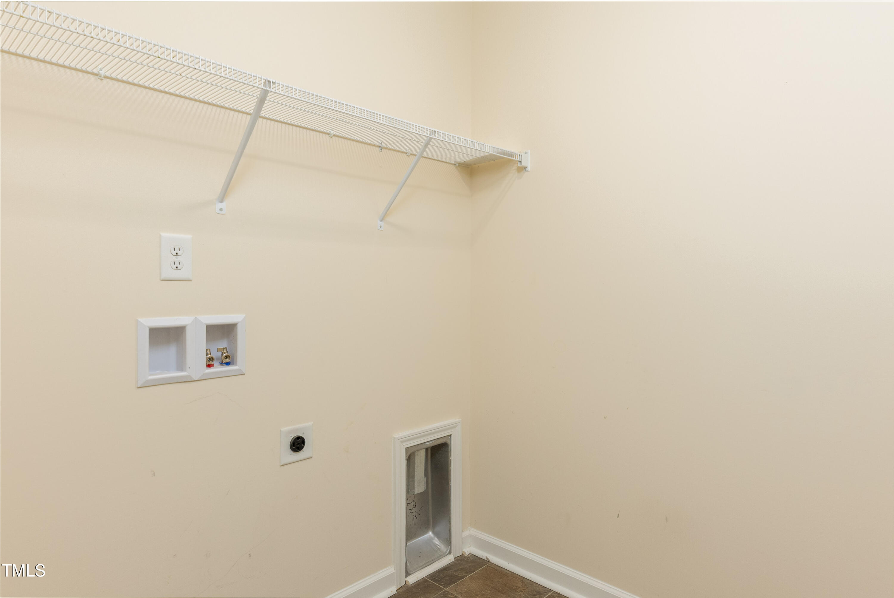 151 Goose Crk Circle Dunn, NC 28334 - Photo 5 of 30 151 Goose Creek Cir5