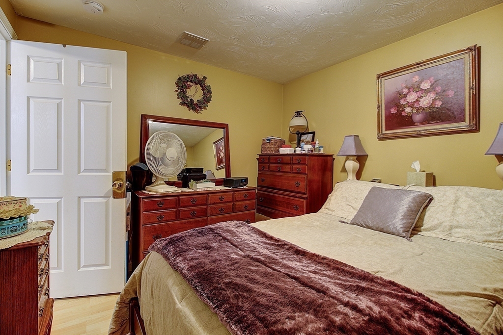 39 Old Onset Road Wareham, MA 02558 - Photo 11 of 14