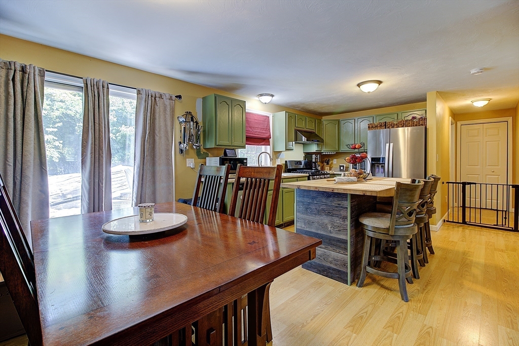 39 Old Onset Road Wareham, MA 02558 - Photo 4 of 14