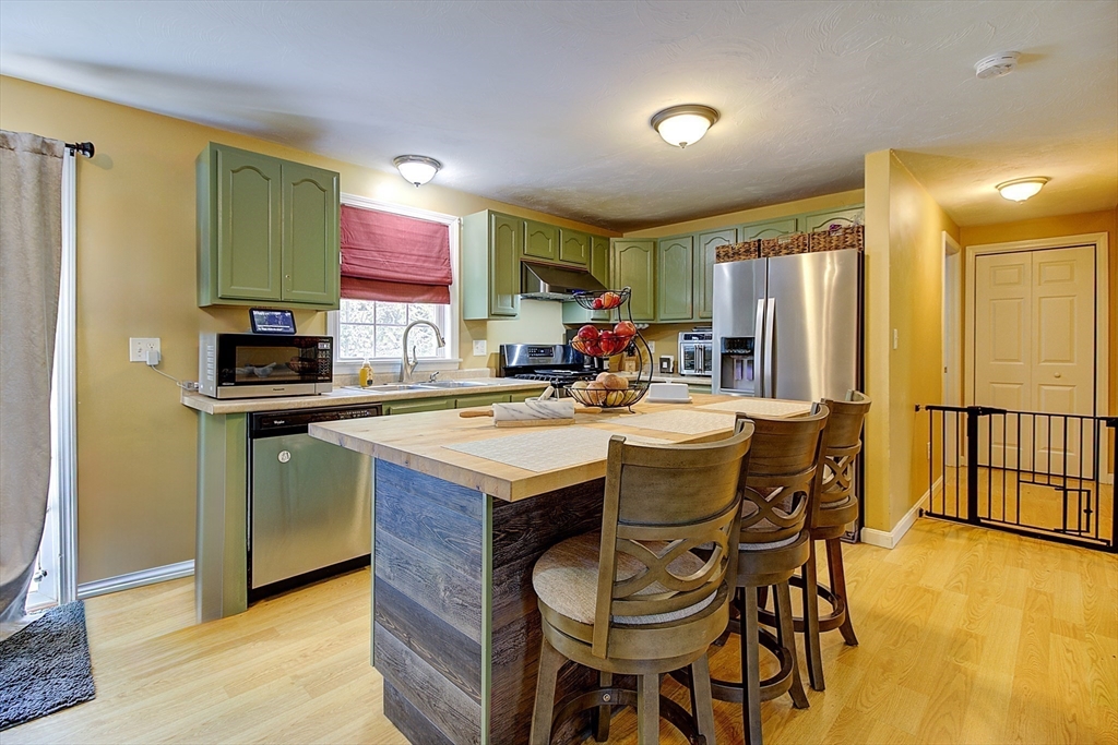 39 Old Onset Road Wareham, MA 02558 - Photo 5 of 14