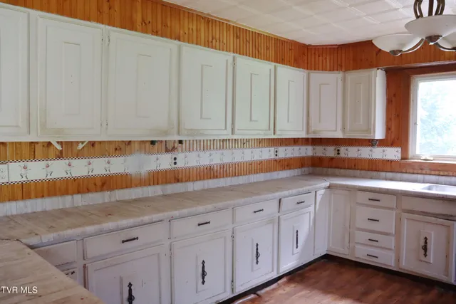 $94,900 | 3849 Nealy Ridge, Clinchco, VA 24226