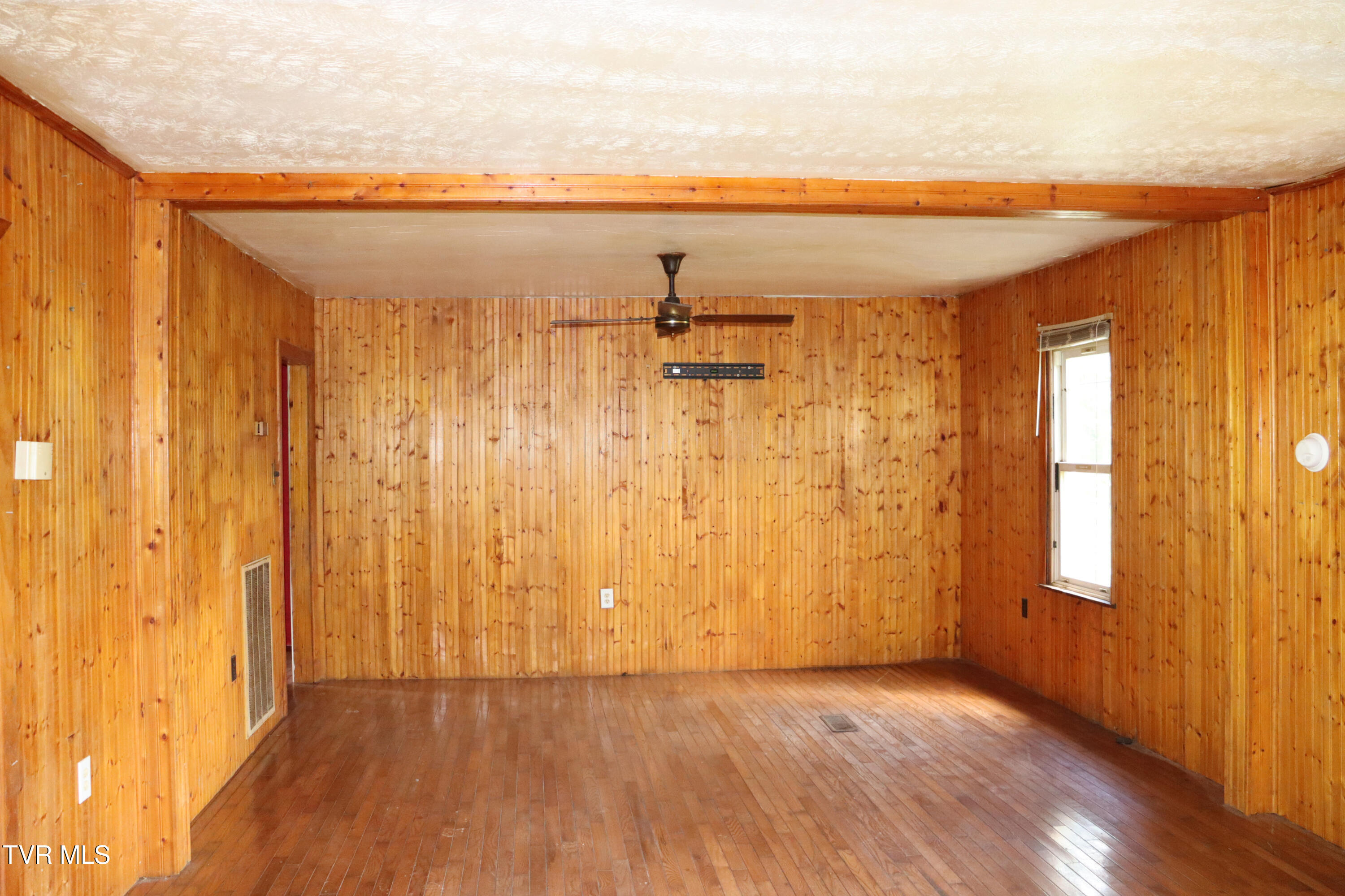 3849 Nealy Ridge Clinchco, VA 24226 - Photo 15 of 36 IMG_0133