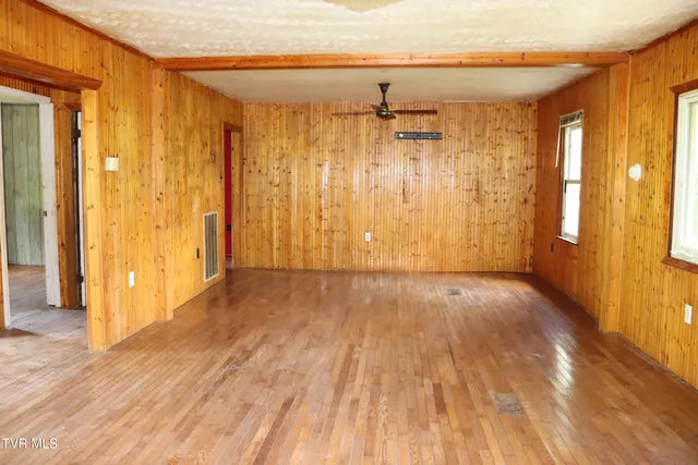 $94,900 | 3849 Nealy Ridge, Clinchco, VA 24226