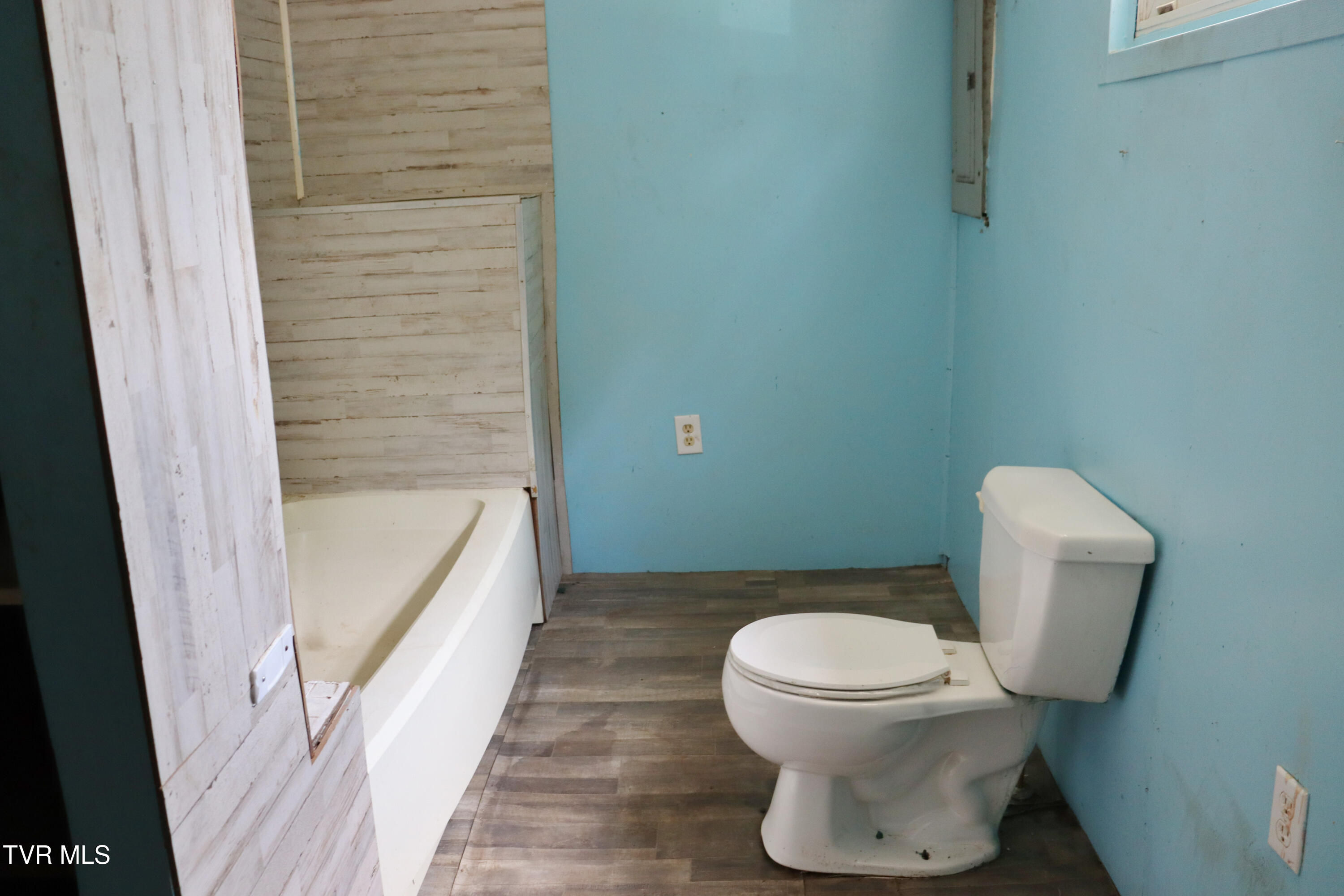 3849 Nealy Ridge Clinchco, VA 24226 - Photo 18 of 36 IMG_0136