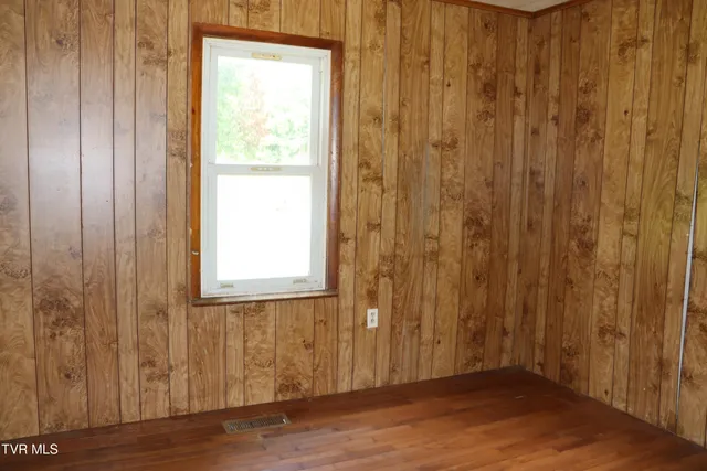 $94,900 | 3849 Nealy Ridge, Clinchco, VA 24226