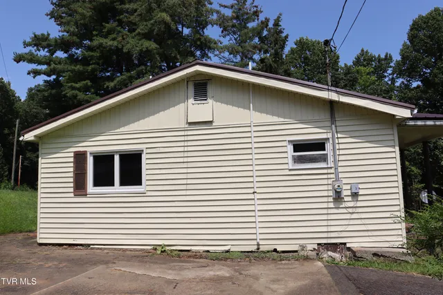 $94,900 | 3849 Nealy Ridge, Clinchco, VA 24226