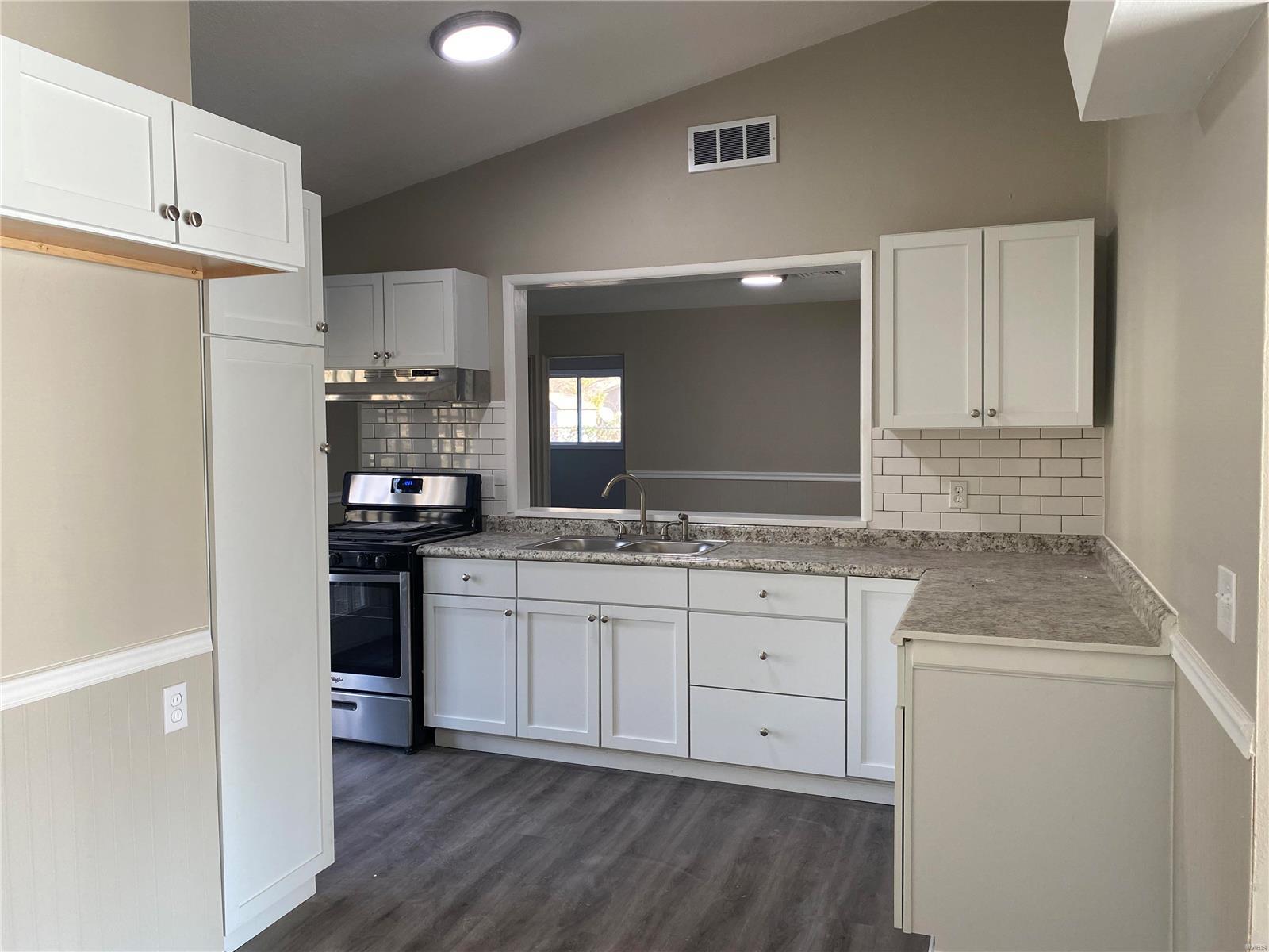 865 Derhake Road Florissant, MO 63033 - Photo 3 of 10 Gallery Image 3