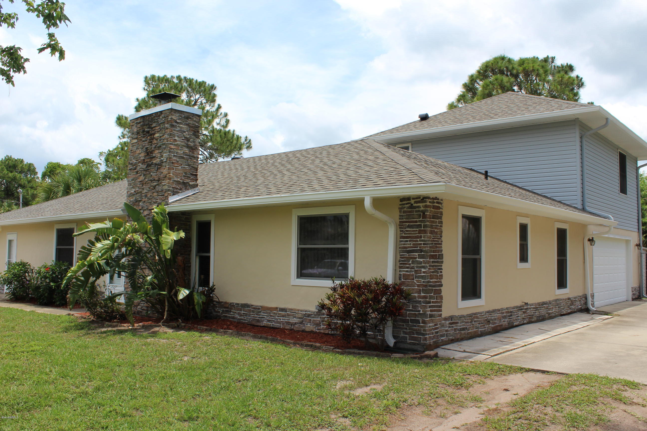 Front exterior view