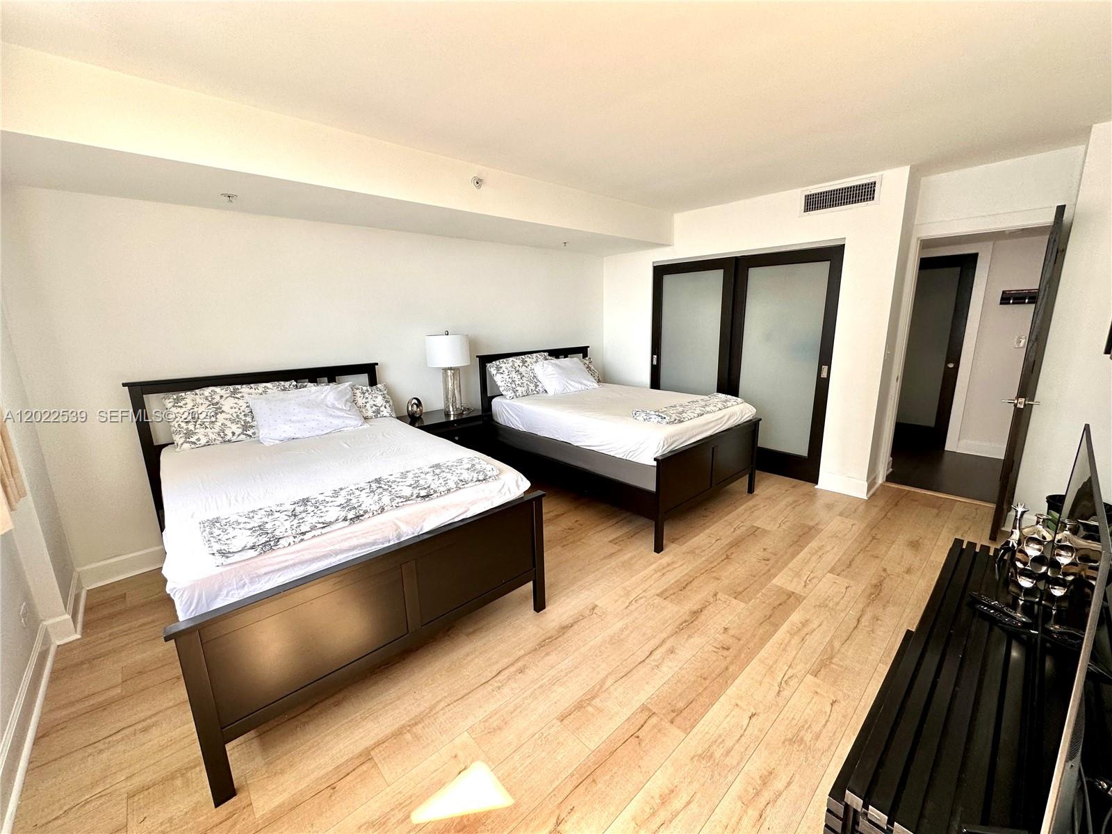 1500 Bay Road, Unit 1114S Miami Beach, FL 33139 - Photo 15 of 29