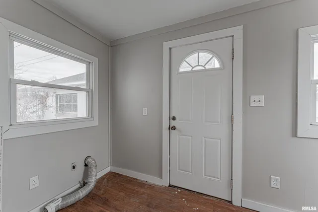 $128,000 | 414 South McLean Street, Lincoln, IL 62656