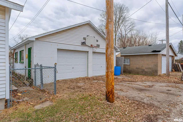 $128,000 | 414 South McLean Street, Lincoln, IL 62656