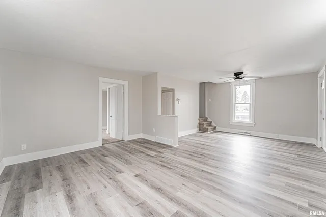 $128,000 | 414 South McLean Street, Lincoln, IL 62656