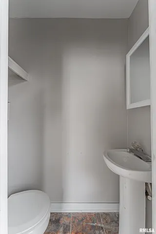 $128,000 | 414 South McLean Street, Lincoln, IL 62656