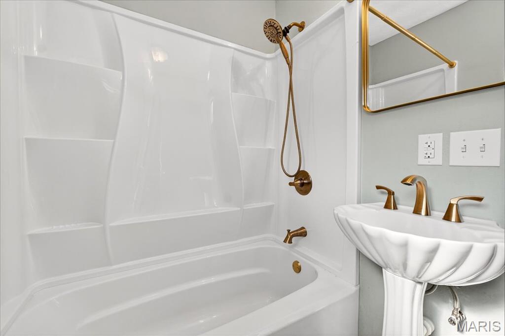 7120 Rabenberg Place St. Louis, MO 63143 - Photo 9 of 23