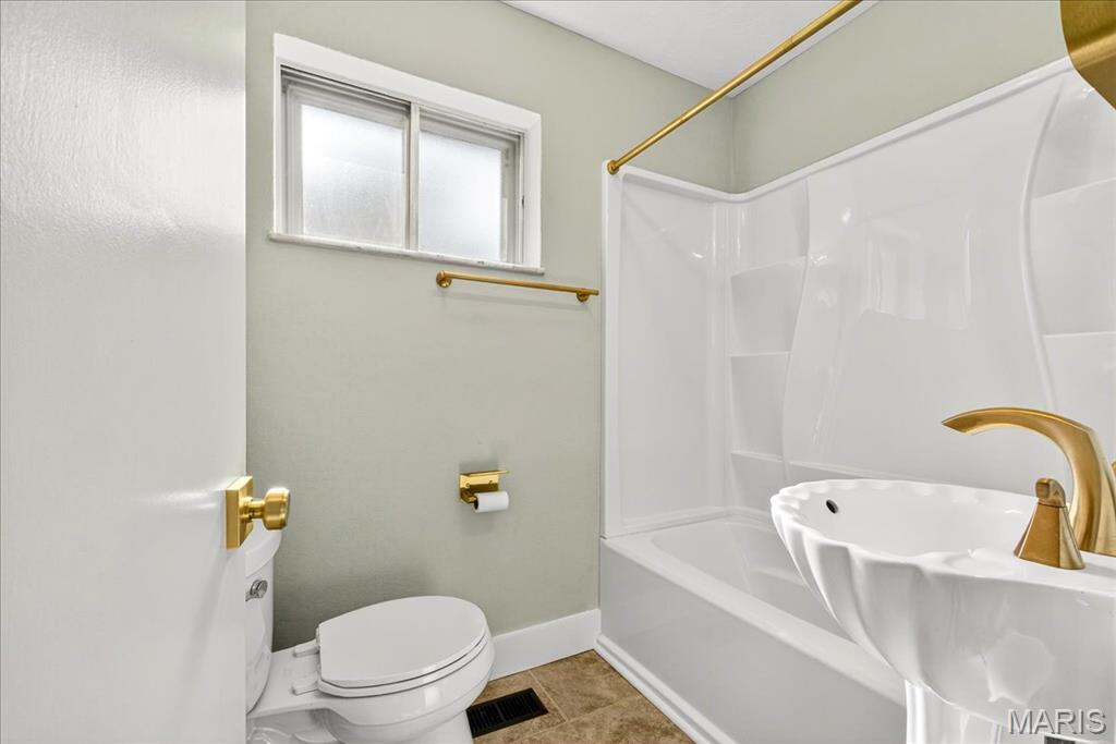 7120 Rabenberg Place St. Louis, MO 63143 - Photo 10 of 23