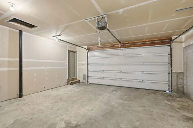 $824,900 | 30324 North Elk Chattaroy Road, Chattaroy, WA 99003