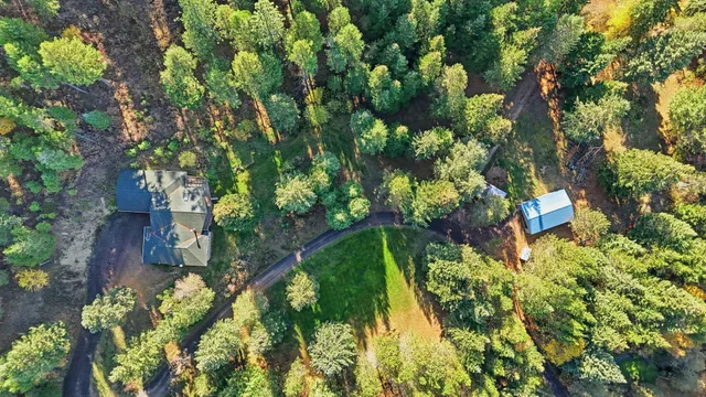 $824,900 | 30324 North Elk Chattaroy Road, Chattaroy, WA 99003