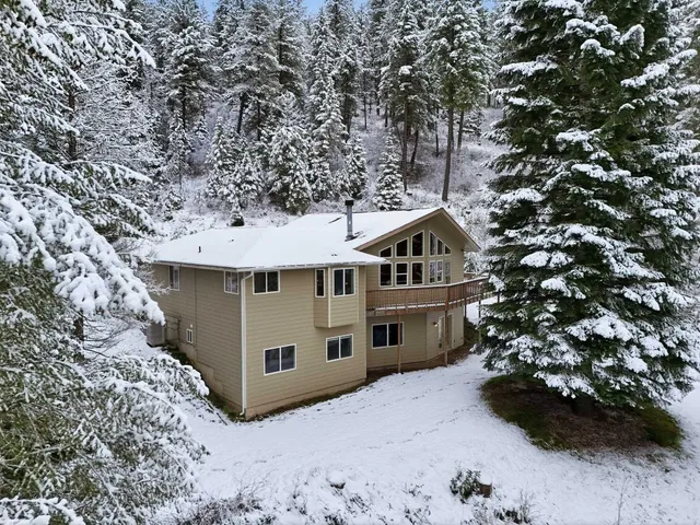 $824,900 | 30324 North Elk Chattaroy Road, Chattaroy, WA 99003