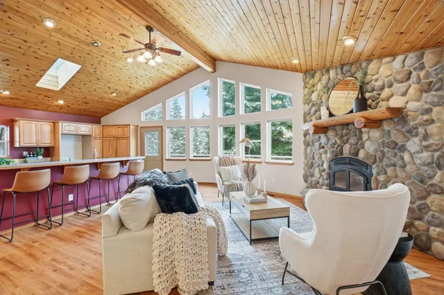 $824,900 | 30324 North Elk Chattaroy Road, Chattaroy, WA 99003