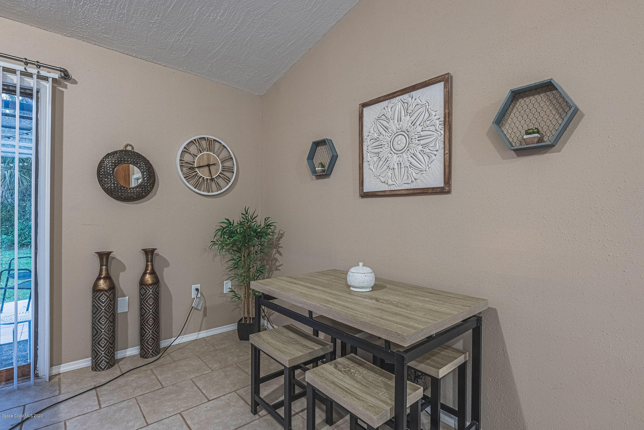 406 Sayre Road Southwest Palm Bay, FL 32908 - Photo 13 of 30 JC7_6819-HDR