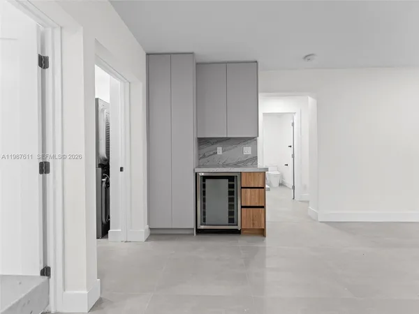 $899,400 | 610 Northeast 164th Terrace, North Miami Beach, FL 33162