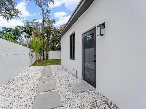 $899,400 | 610 Northeast 164th Terrace, North Miami Beach, FL 33162