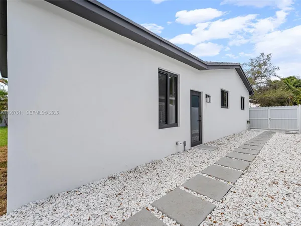 $899,400 | 610 Northeast 164th Terrace, North Miami Beach, FL 33162