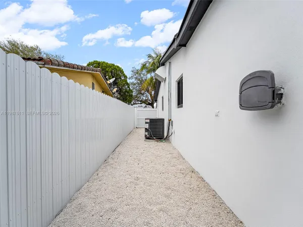 $899,400 | 610 Northeast 164th Terrace, North Miami Beach, FL 33162
