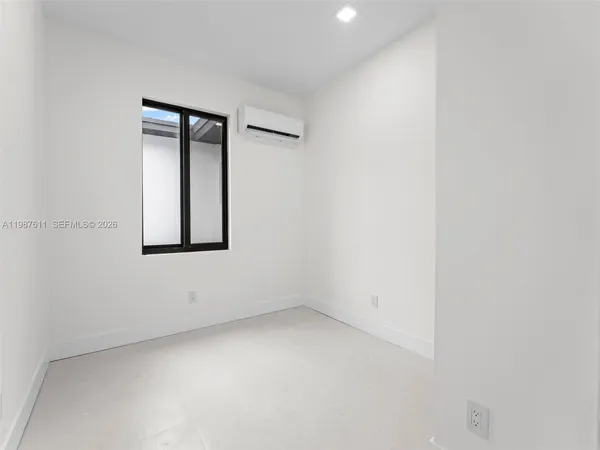 $899,400 | 610 Northeast 164th Terrace, North Miami Beach, FL 33162