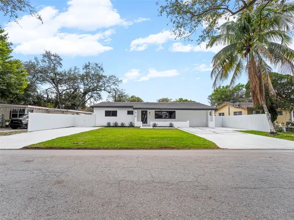 $899,400 | 610 Northeast 164th Terrace, North Miami Beach, FL 33162