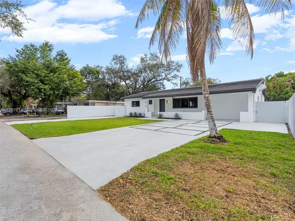$899,400 | 610 Northeast 164th Terrace, North Miami Beach, FL 33162