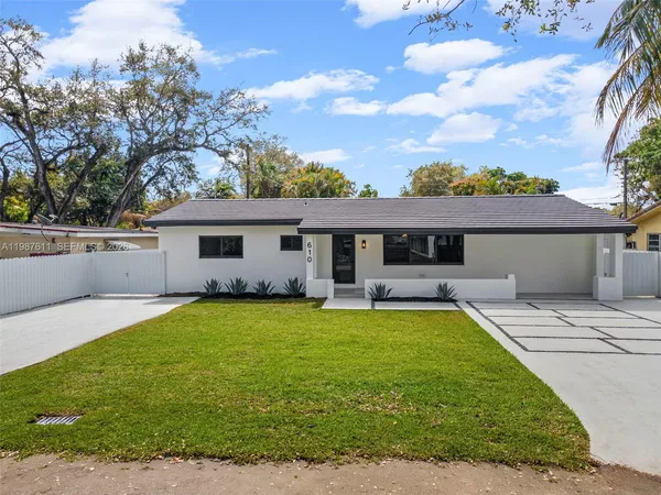 $899,400 | 610 Northeast 164th Terrace, North Miami Beach, FL 33162